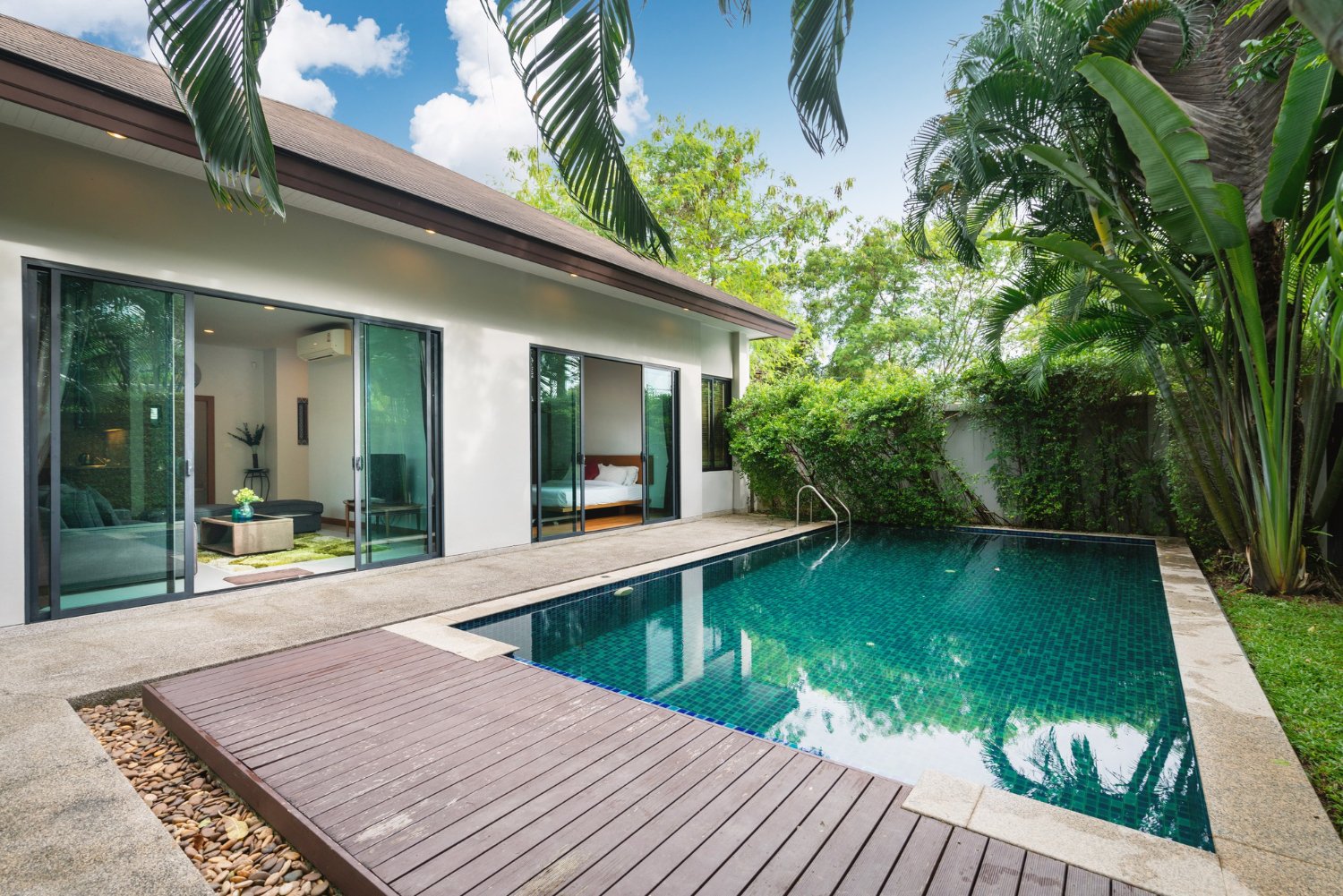 איך בוחרים וילה עם בריכה במרכז? | למה דווקא במרכז? | VIP VILLAS